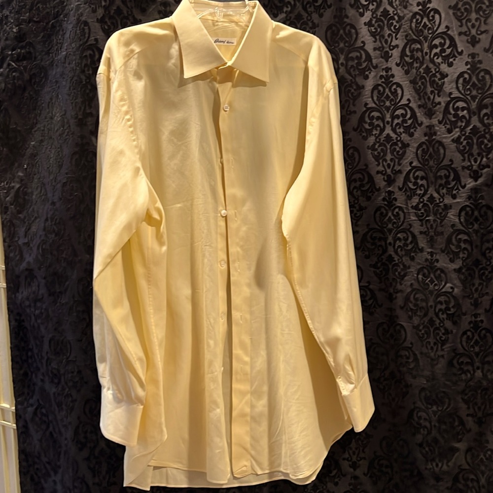 Men’s linen shirt, long sleeve button-down